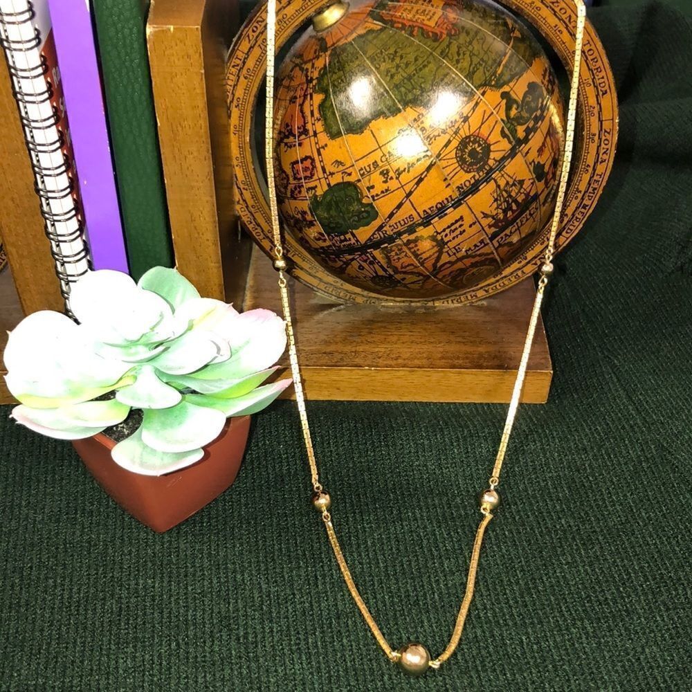 Avon Gorgeous Gold Tone Necklace